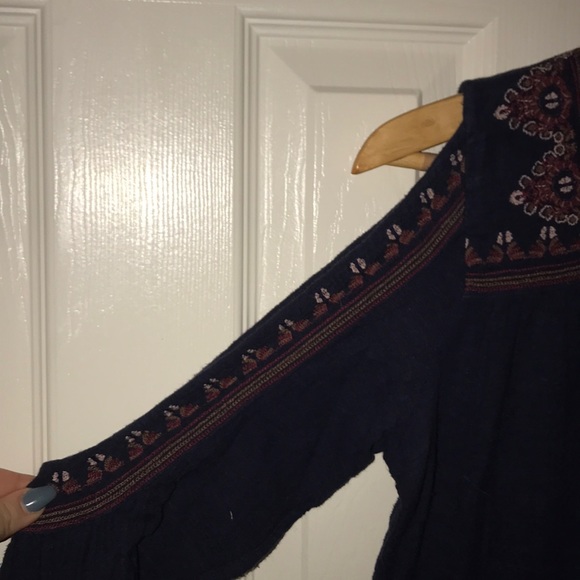 AE blouse - Picture 3 of 3